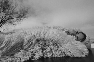 Hangtalan címmel megérkezett Lábas Viki szólóprojektjének első szerzeménye