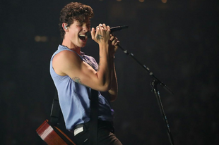 Shawn Mendes ismét a húrok közé csap a Szigeten, valamint első ízben érkezik a neves KISS OF LIFE koreai csajbanda!