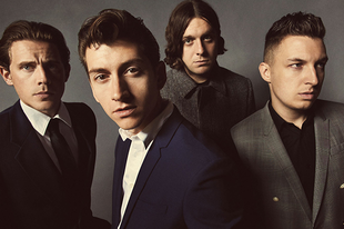 Arctic Monkeys = Augusztus 14.