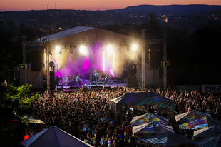 Jubiláló zenekarokkal és az ÉTER Plusz győzteseivel robbantja be a nyarat a Feszt!Eger