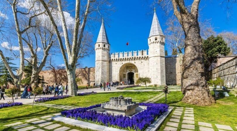 topkapi-palace-2nd-gate.webp