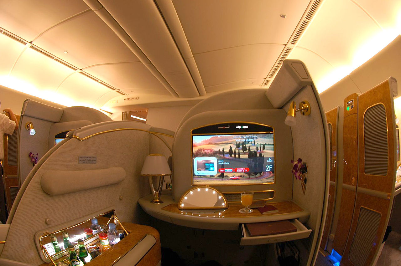1280px-emirates_boeing_777-200lr_first_class_suite.jpg