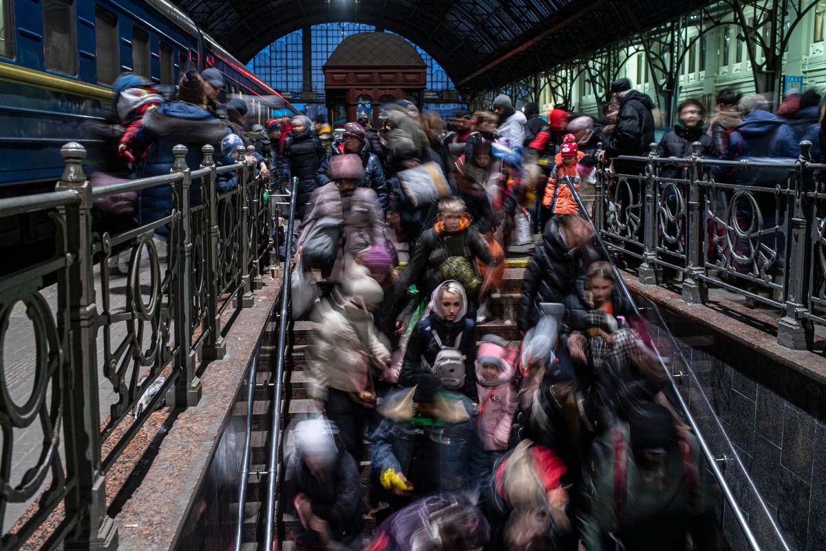 © Hajdú D. András: Lemberg, vasútállomás. Menekülő emberek ezrei próbálják elhagyni Ukrajnát. Lemberg, 2022. március 6.