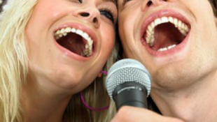 Az éneklés segít a Parkinson-kóron