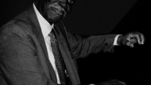 Elhunyt Hank Jones 