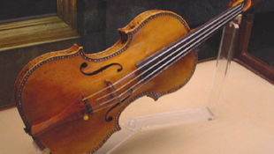 Egy vonaton hagyta el Stradivariját a feledékeny zenész