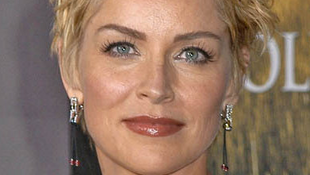 Sharon Stone az ENSZ-szel szülinapozik