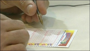 Mostantól bármit megtehet az olasz lottómilliomos