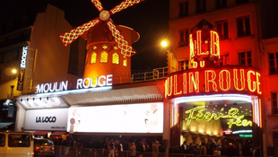 Feketébe borult a Moulin Rouge