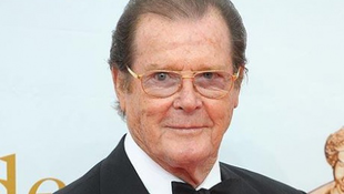 Sir Roger Moore 85 éves