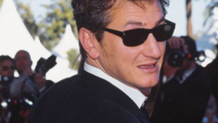 Sean Penn két filmből is kiszáll