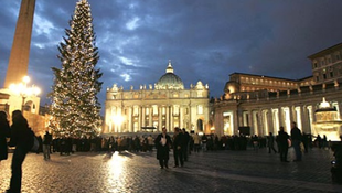 Titkos helyen van a szent térre kerülő karácsonyfa 
