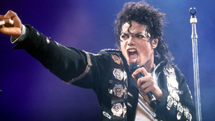 Ismét pedofíliával vádolják Michael Jacksont