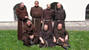 Vidám szerzetesek nyerték a fődíjat 