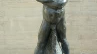 Elloptak egy Rodin-szobrot