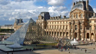 Ügyesen ügyeskedik a Louvre