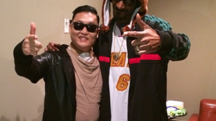 Psy összeállt Snoop Doggal