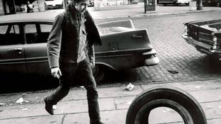 Elárverezik Bob Dylan kamaszkori verseit