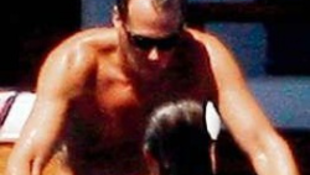 Cindy Crawford férjével szexelt egy hotel medencéjében