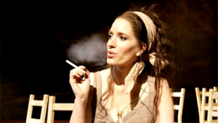 A dohányzás miatt letiltották a Carment