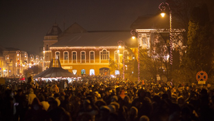 Többezer ember ünnepelt együtt Sepsiszentgyörgy főterén