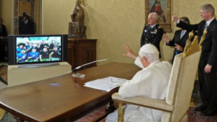 Az égiekkel kommunikált a pápa