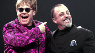Vajon most is berúg Elton John?