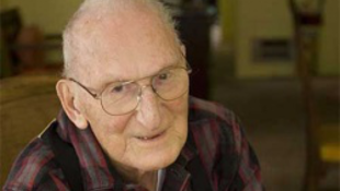 101 évesen hunyt el a későn érő író
