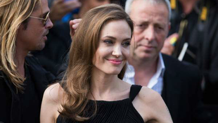 Angelina Jolie a forgatáson esett össze