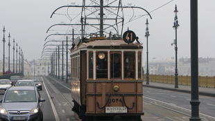 Retró járművek lepték el Budapestet