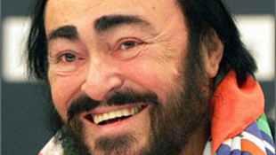 Luciano Pavarottit gyászolja a világ