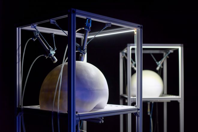 Harrison Pearce: Leömlő (Manifold), 2021