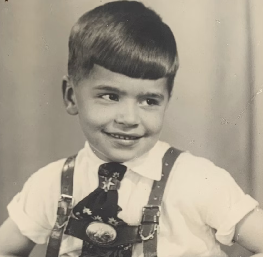 A designer 4 éves korában, 1937-ben, (forrás: www.wmagazine.com)
