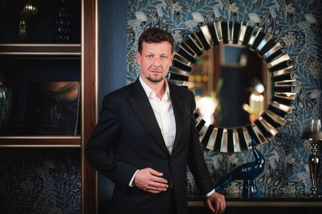 Várdai István művészeti vezető, csellóművész