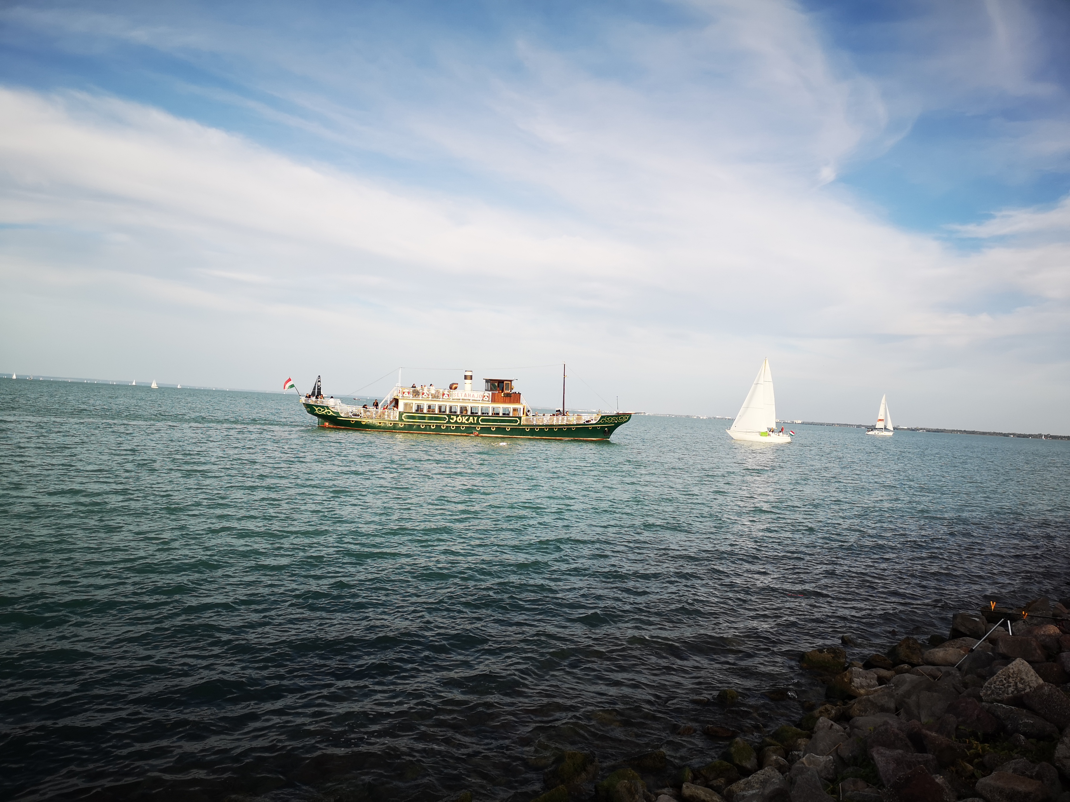 balatonhajo.jpg