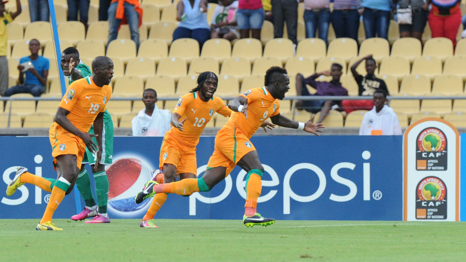 cheickou-kouyate-afcon-2013_pwjuno802n7e14vddvg0mynxu.jpg