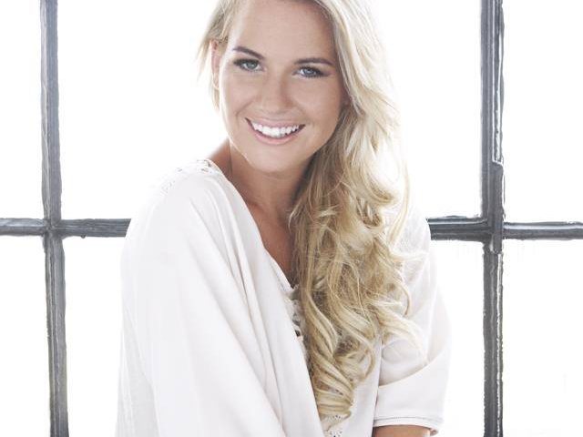 Mádai Vivien és a karácsonyi Ladies klubest története