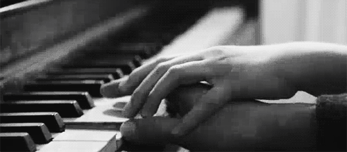 black-and-white-couple-fingers-gif-hands-Favim.com-369610_large.gif