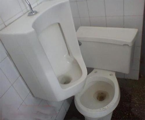 awkward-bathroom-no-seat.jpg