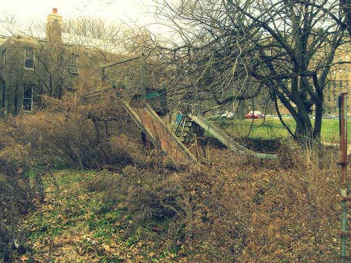 creepy-playgrounds-abandoned.jpg