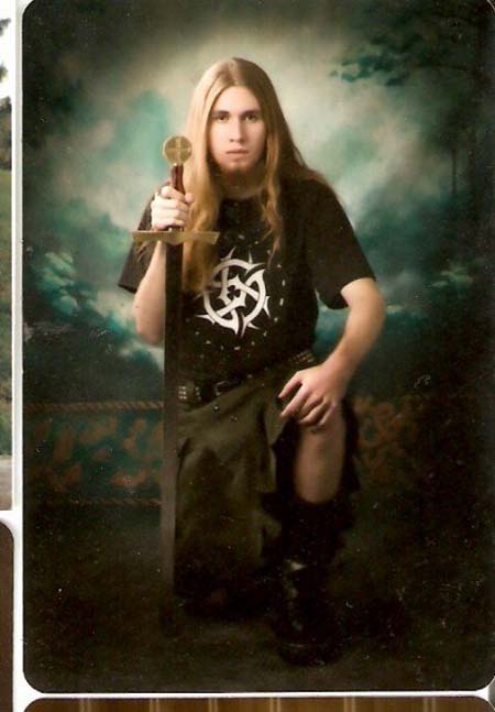 funny-senior-photo-sword-viking.jpg