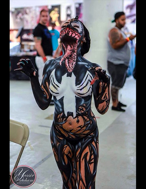 gender-cosplay-venom.jpg