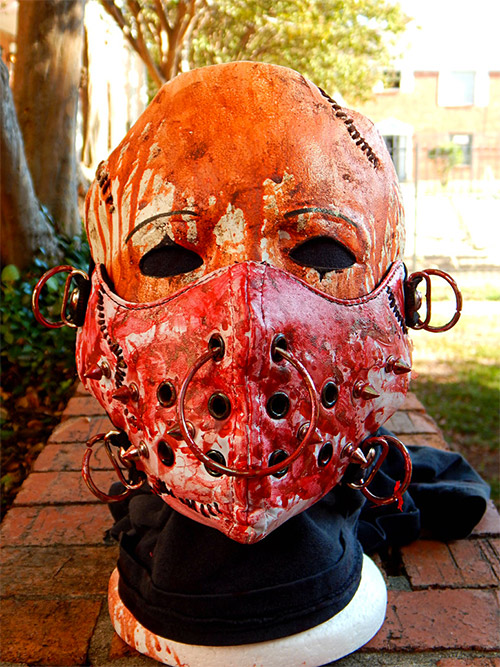1-bloody-halloween-mask.jpg