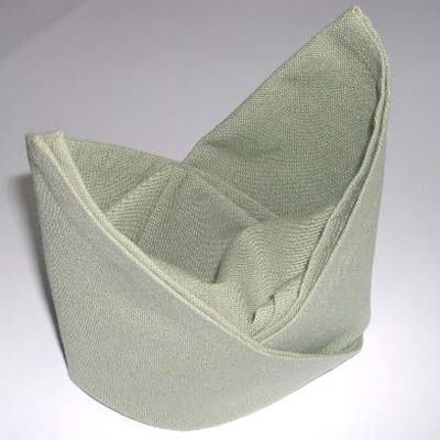 11-napkin-folding-bishop-hat.jpg
