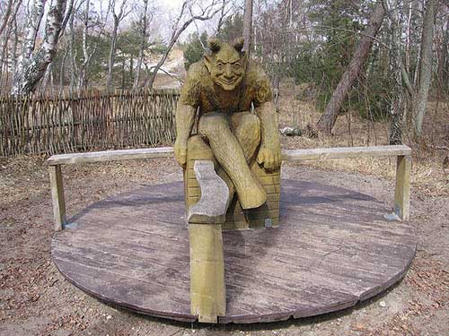 creepy-playgrounds-goblin.jpg
