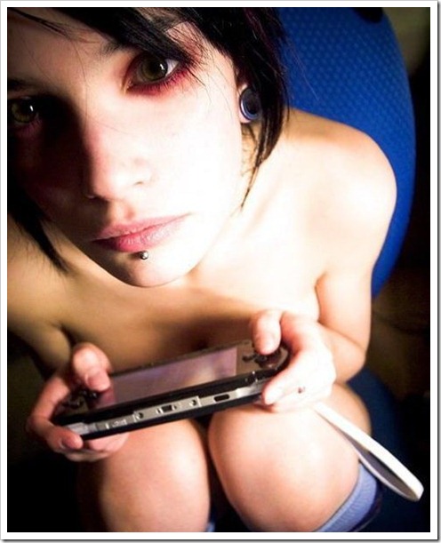 gamer_girls_3_08.jpg