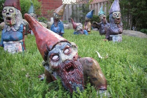 lawn-gnomes-zombie.jpg