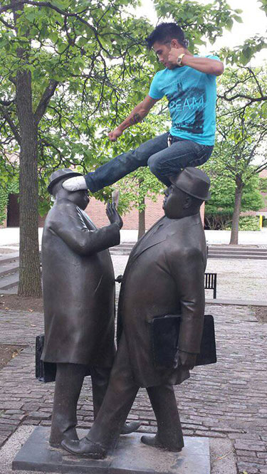 molesting-statues-kick-face.jpg