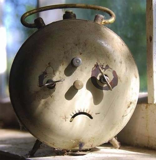 pareidolia-sad-alarm-clock.jpg