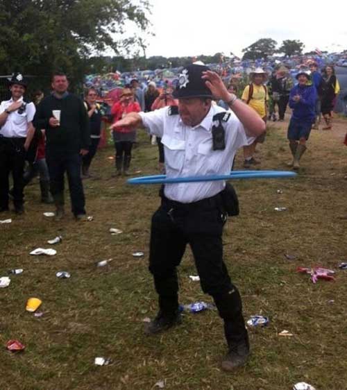 police-being-awesome-hula-hoops.jpg